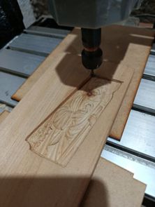 Equipos CNC y láser en operación